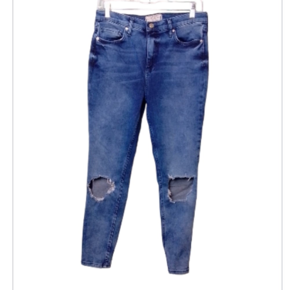 Free People Busted Knee skinny ankle Jeans size 31